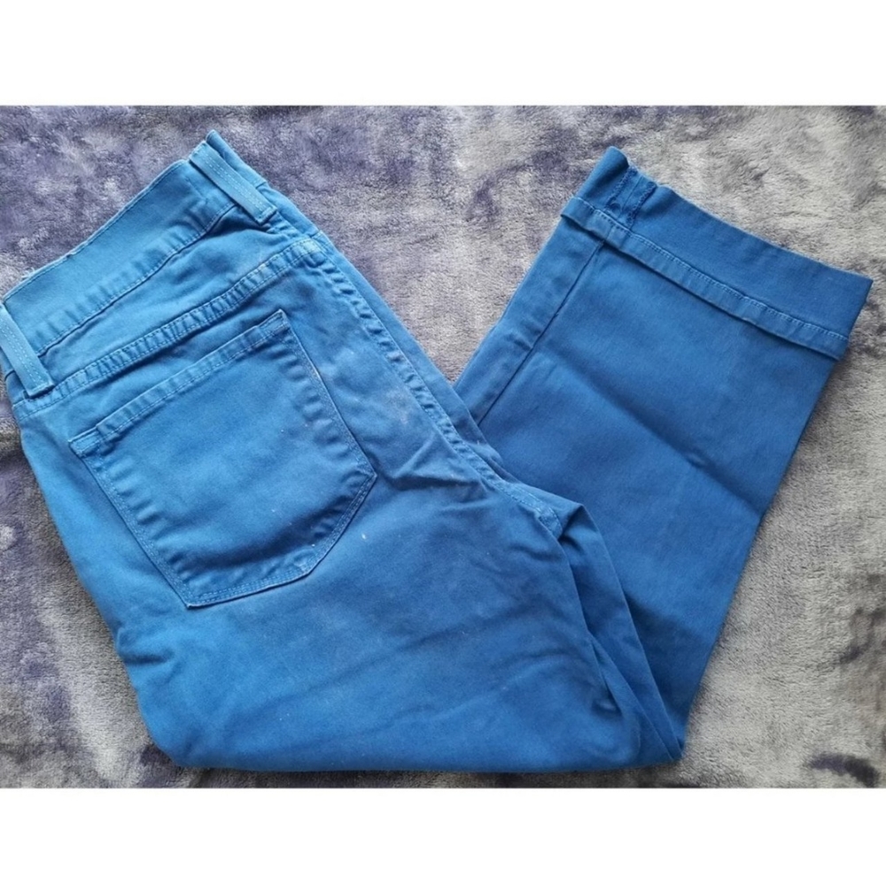 Capri Lift Tuck Jeans